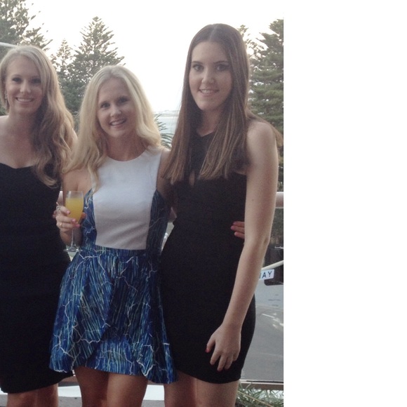 Fresh soul black dress. Great for events. Size small - Picture 5 of 5